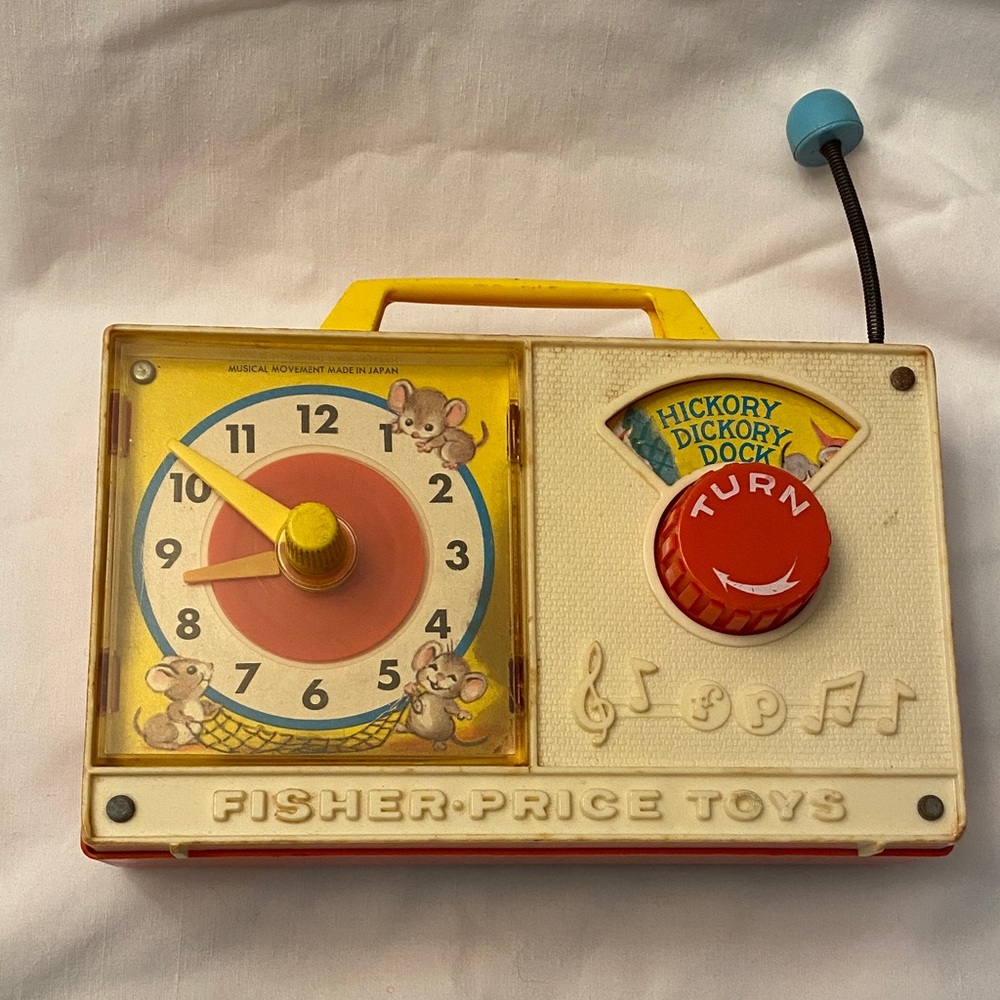 Vintage Fisher-Price Hickory Dickory Dock Music Box Clock Radio #107